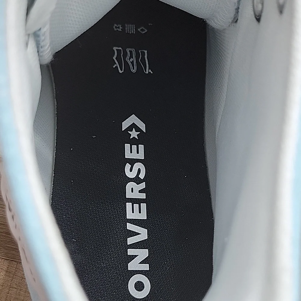 Converse Women's Sky Blue High-Top Sneakers
